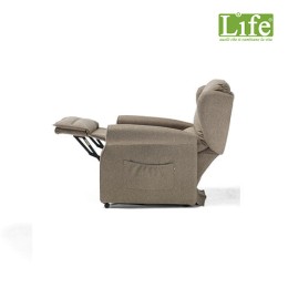 Poltrona relax motorizzata k59 con sistema Lift/Relax/Comfort e Roller System per la movimentazione su ruote