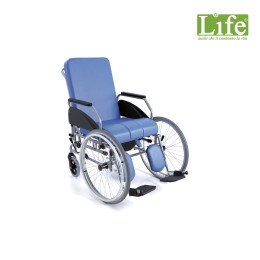 Carrozzina per disabili imbottita con schienale reclinabile e autospinta anteriore Comoda LIFE 345