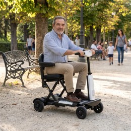 Scooter Elettrico Pieghevole a 4 ruote per anziani e disabili Movida Automatic