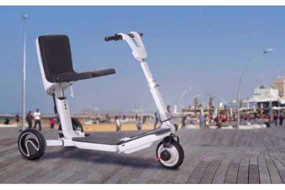 Scooter pieghevole ATTO: il compagno ideale a portata di mano!